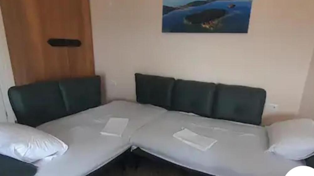 Queen Apartmets Avlonya Oda fotoğraf