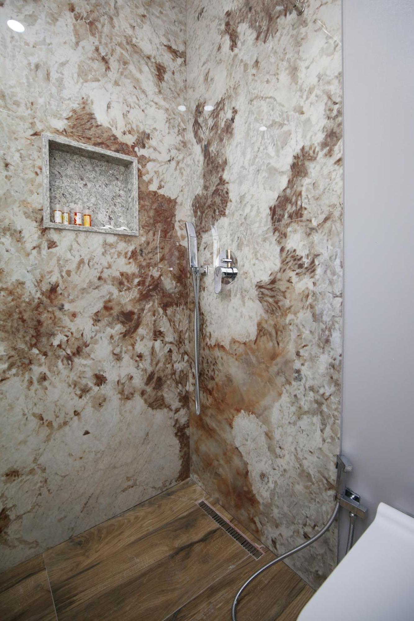 Queen Apartmets Avlonya Oda fotoğraf