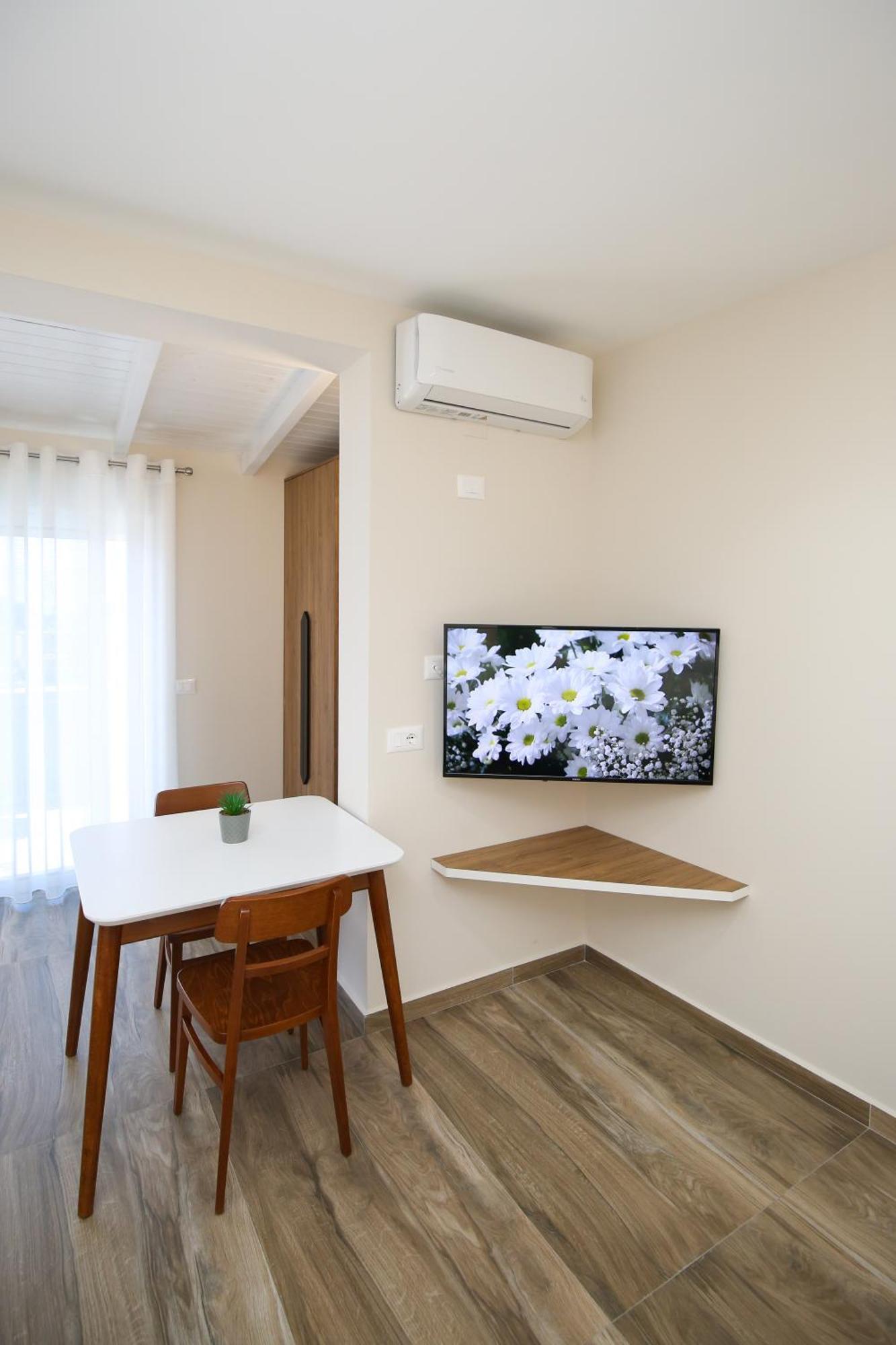 Queen Apartmets Avlonya Oda fotoğraf